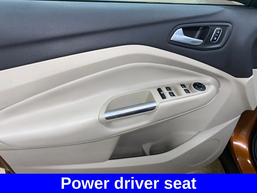 Used 2017 Red Ford SE image 8
