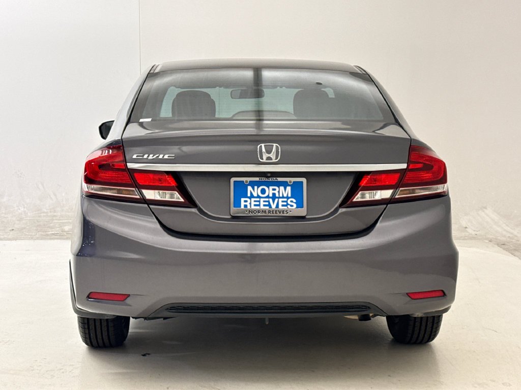 Used 2015 Alabaster Silver Metallic Honda SE image 8