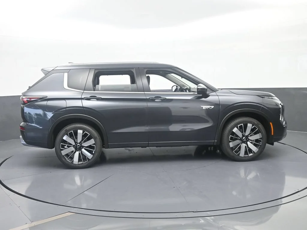 New 2026 Gray Mitsubishi SEL S-AWC image 7