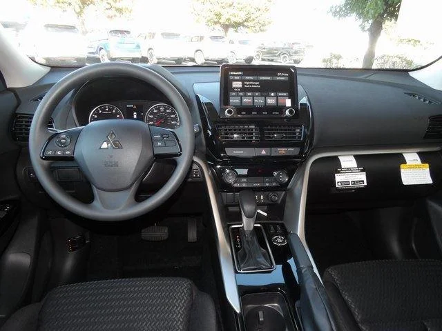 2026 Mitsubishi Eclipse Cross LE - Photo 13
