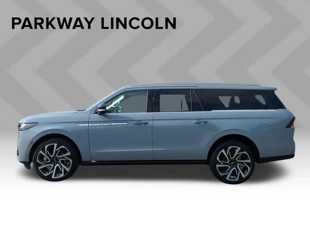 Used 2026 Gray Lincoln Reserve image 2