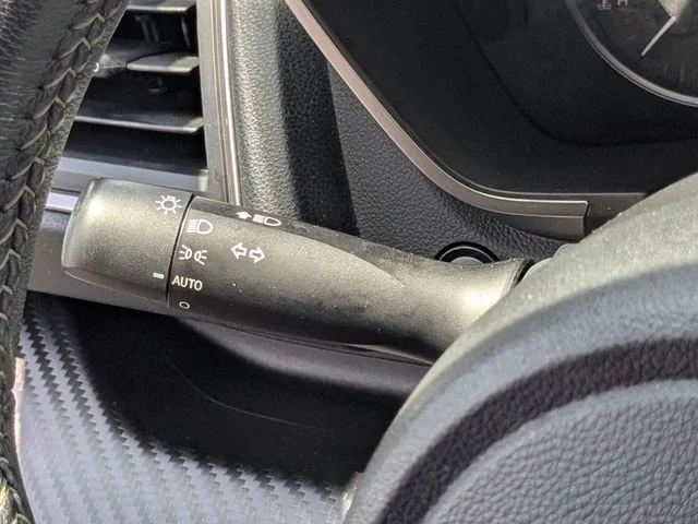 Used 2025 Ice Silver Metallic Subaru Premium image 17