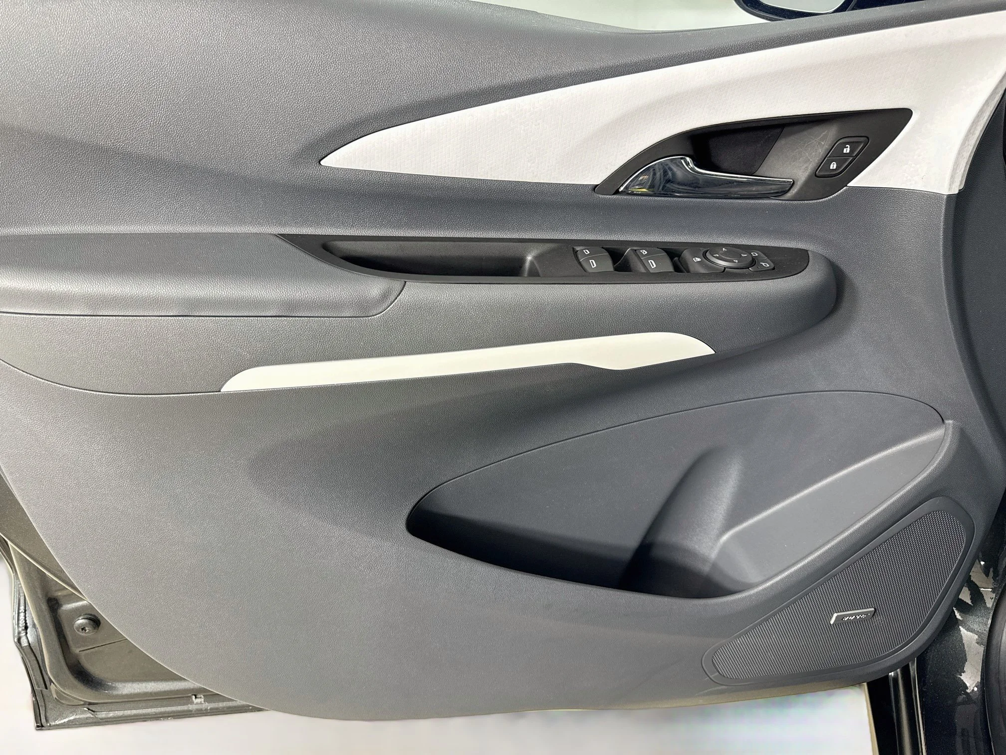 Used 2019 (Includes (TUS) Black grille.) Chevrolet Premier image 19