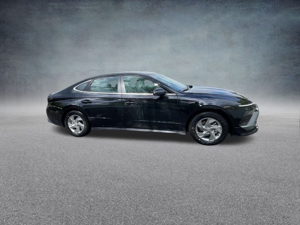 Certified Used 2026 Abyss Black Hyundai SE image 28