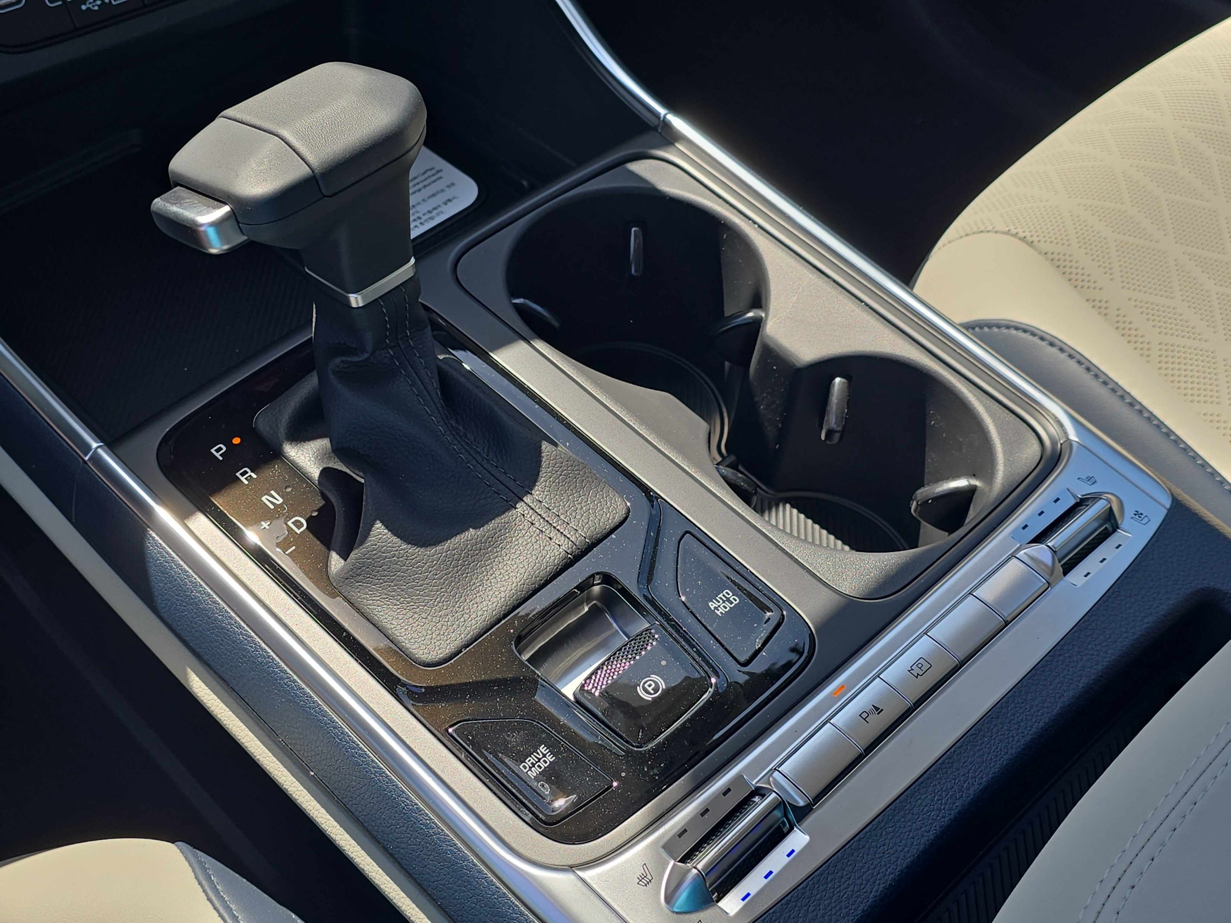 New 2026 Ceramic Silver Kia SX image 28