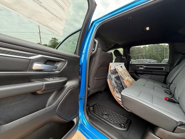 New 2026 Hydro Blue Pearl-Coat Exterior Paint RAM BIG HORN image 20