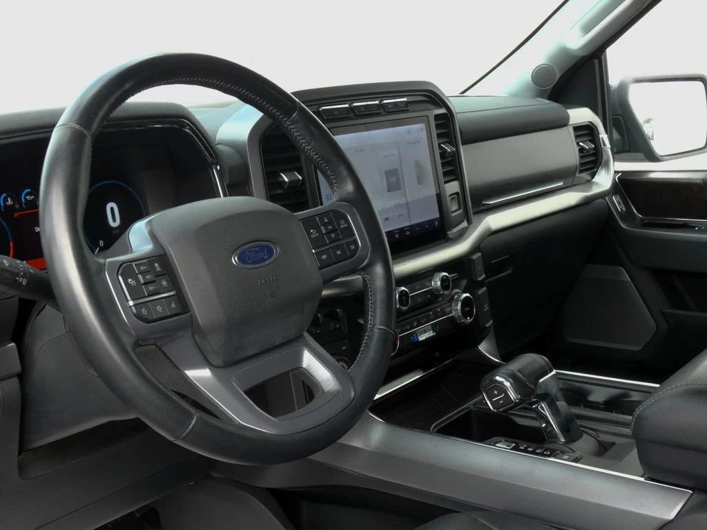 Used 2023 Gray Ford Lariat image 7