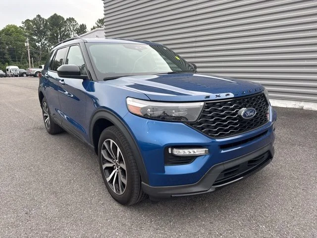 2023 Ford Explorer ST 4WD's photo