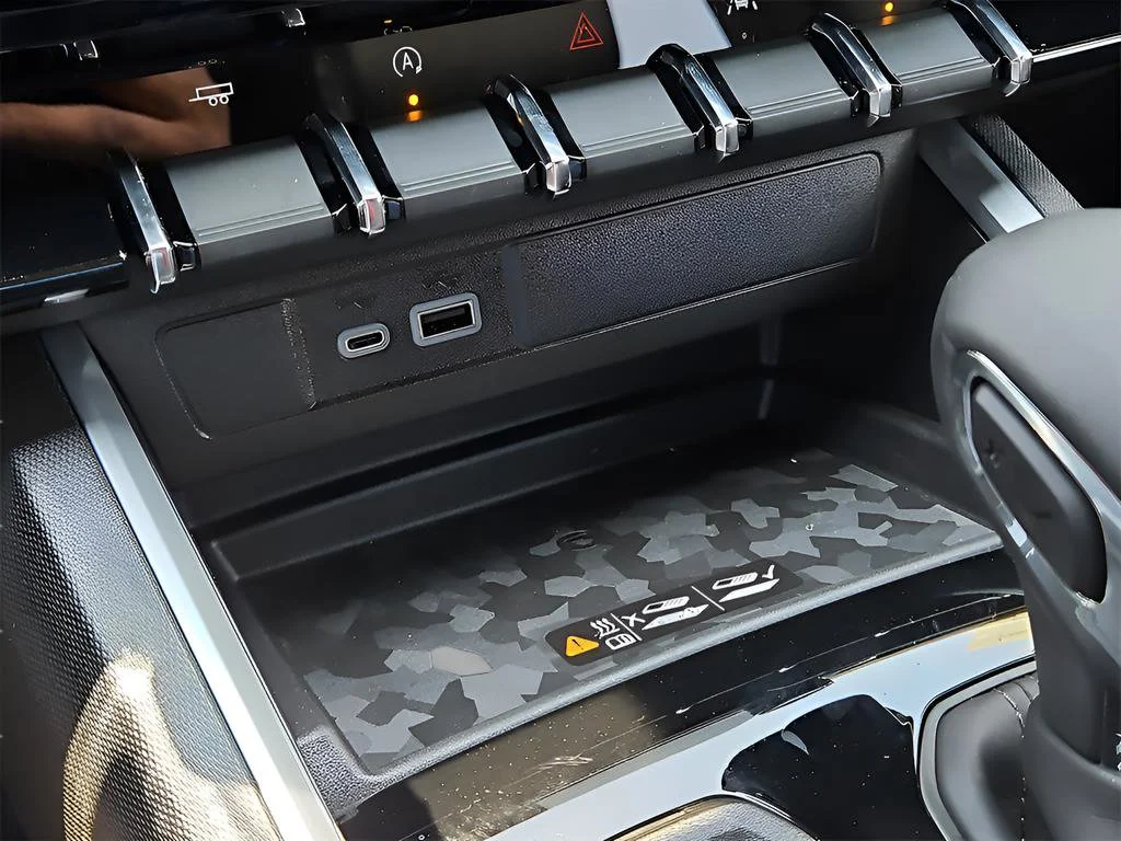 2026 Chevrolet Colorado LT - Photo 13