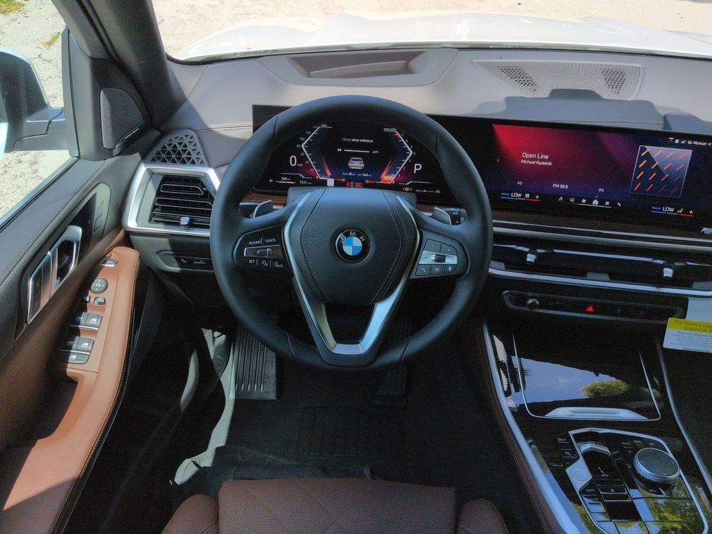 New 2026 Mineral White Metallic BMW xDrive40i image 16