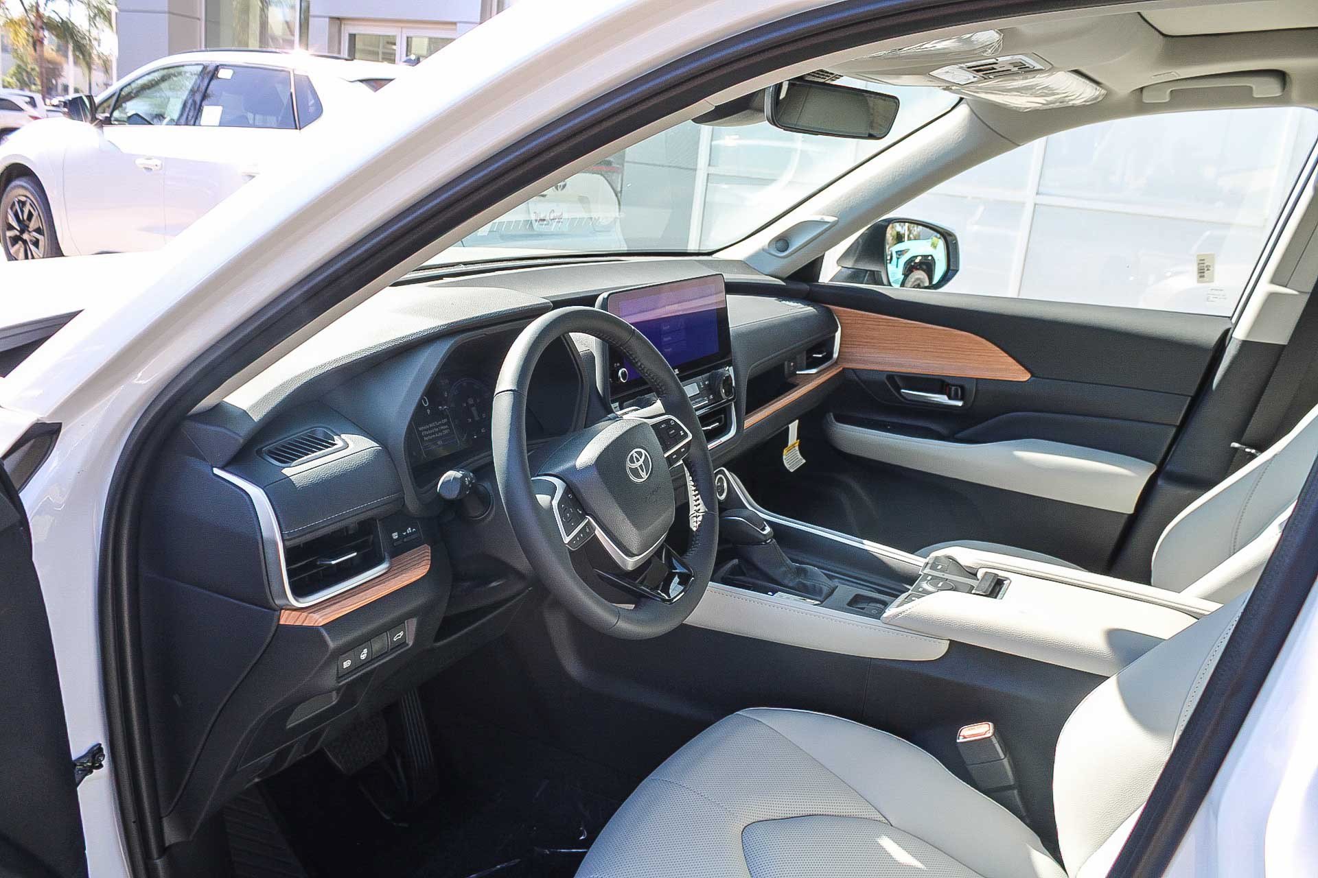 New 2026 Wind Chill Pearl <sup>1</sup> Toyota  Limited image 20