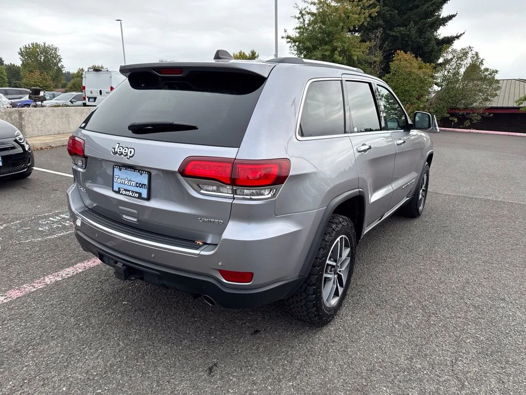 Used 2021 Billet Silver Metallic Clearcoat Jeep Limited image 10
