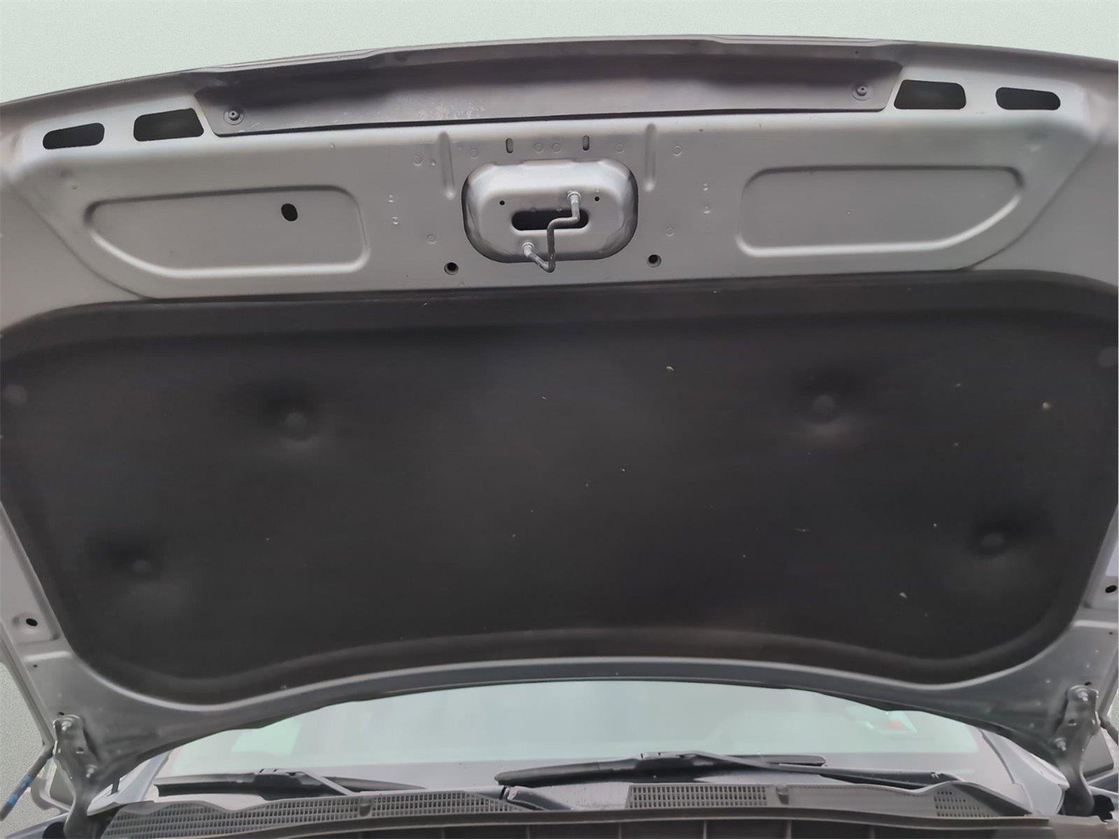 Used 2024 Sterling Metallic GMC SLT image 10