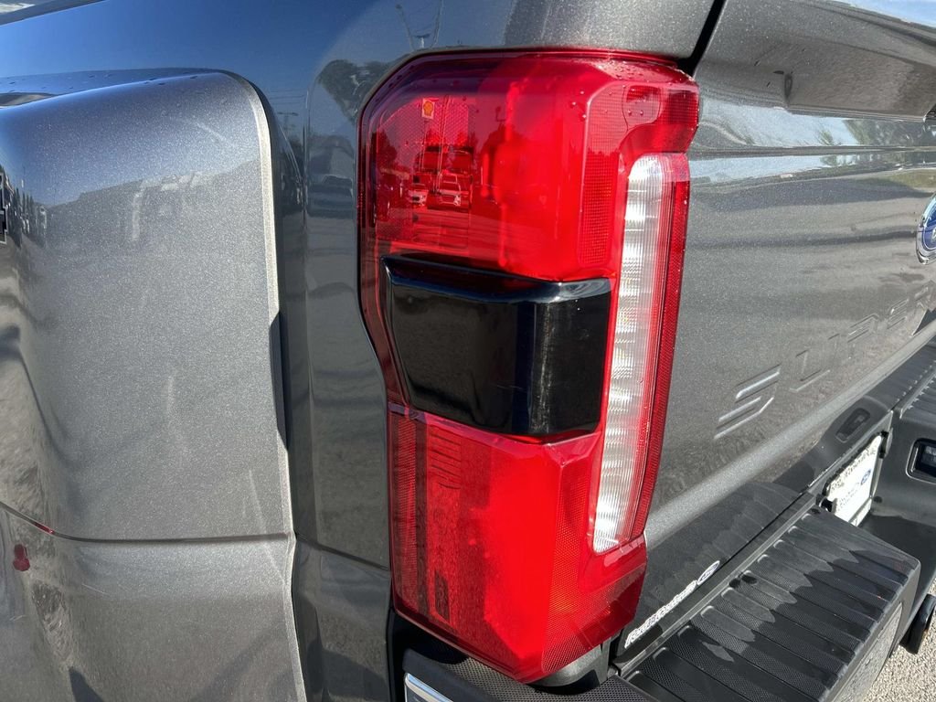 Certified Used 2025 Carbonized Gray Metallic Ford Lariat image 11
