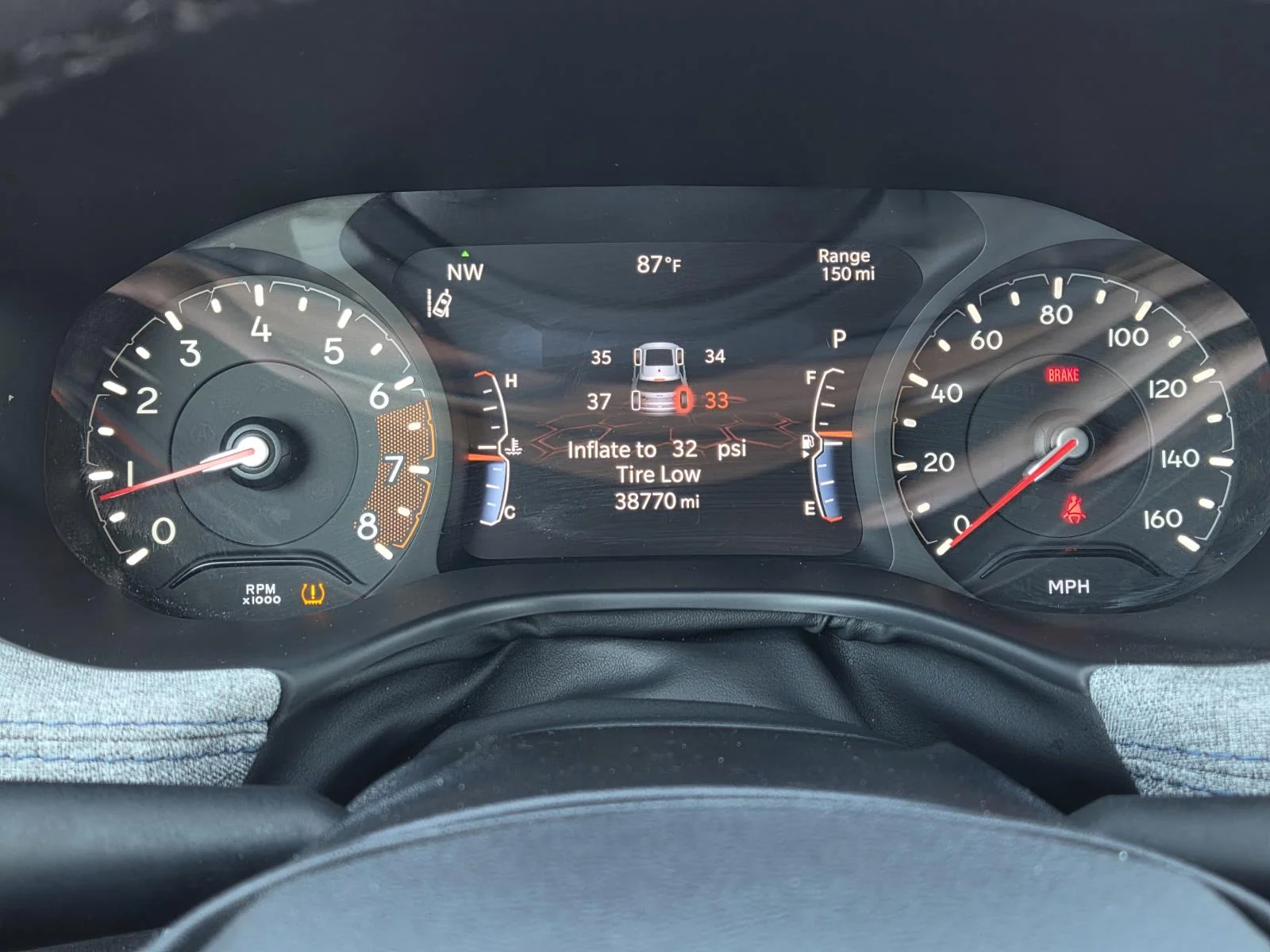 Used 2025 White/off-white Jeep Latitude 4x4 image 23