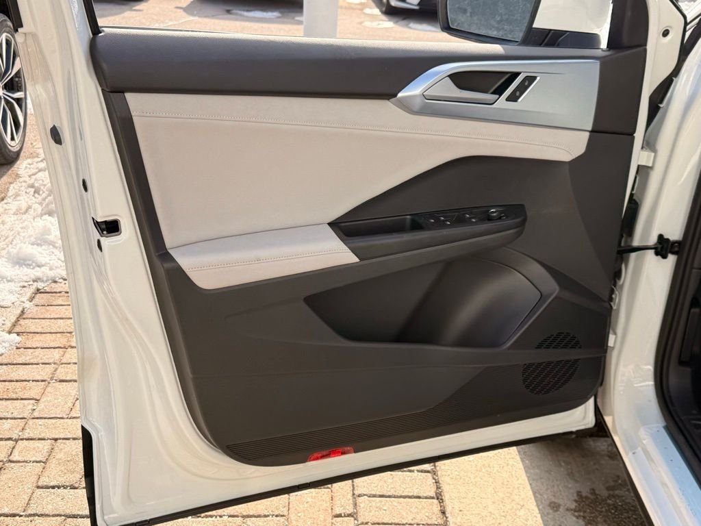 New 2026 Pure White Volkswagen 1.5T SE image 8