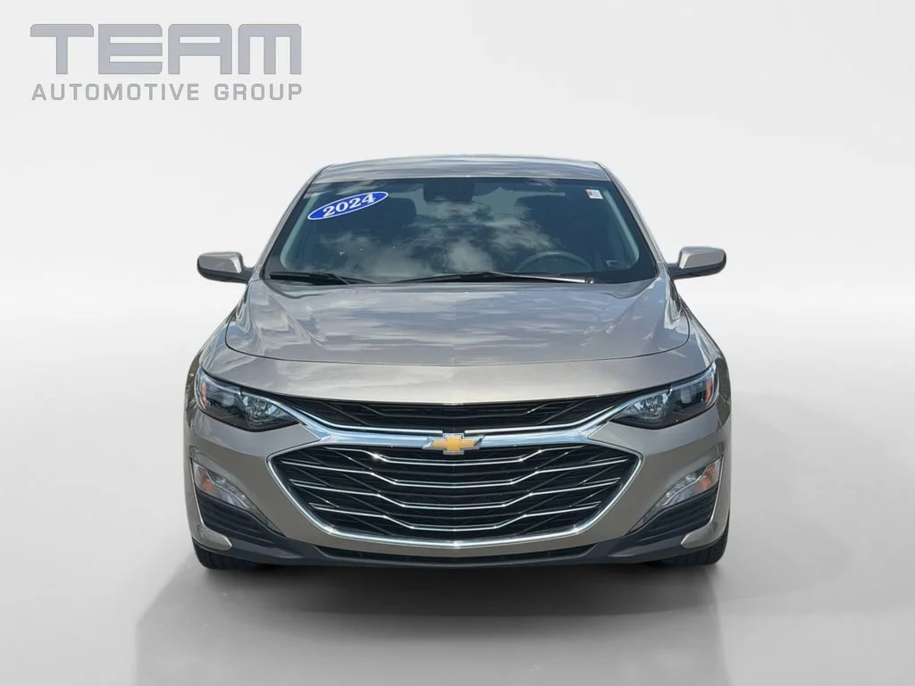 Used 2024 Mineral Gray Metallic Chevrolet 1LT image 2