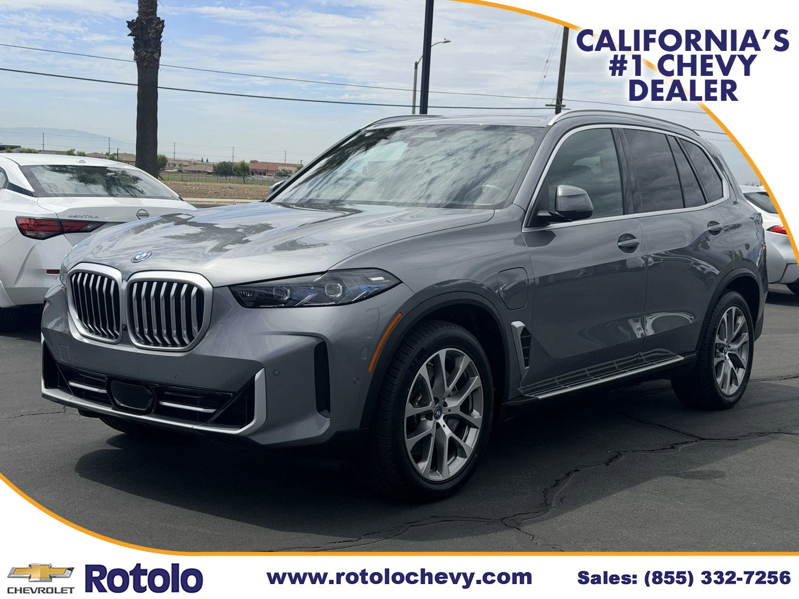Used 2025 Gray BMW xDrive50e image 3