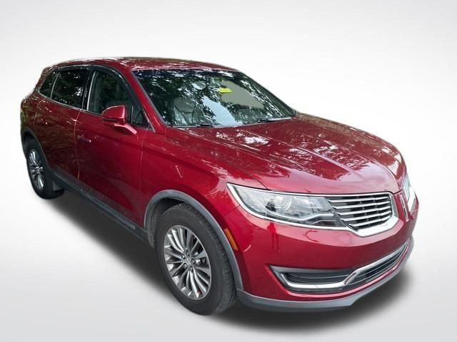 Used 2017 Ruby Red Metallic Lincoln Select image 10