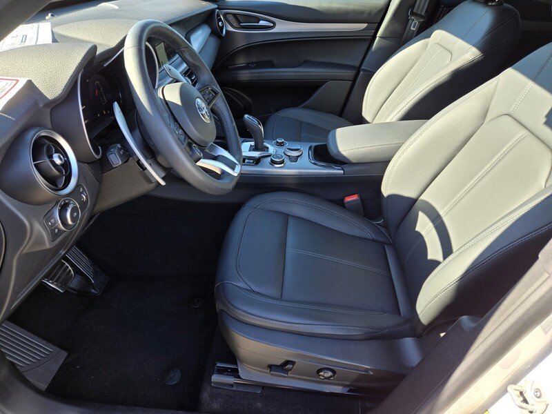 2025 Alfa Romeo Stelvio Base - Photo 6