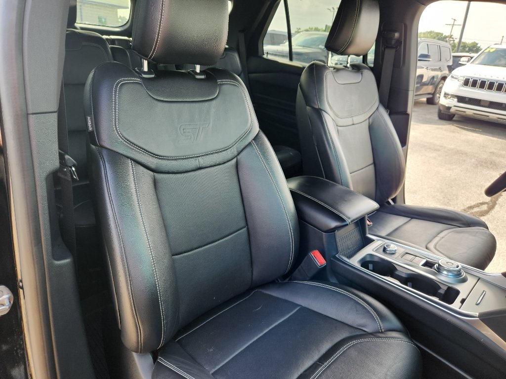Used 2020 Agate Black Metallic Ford ST image 22