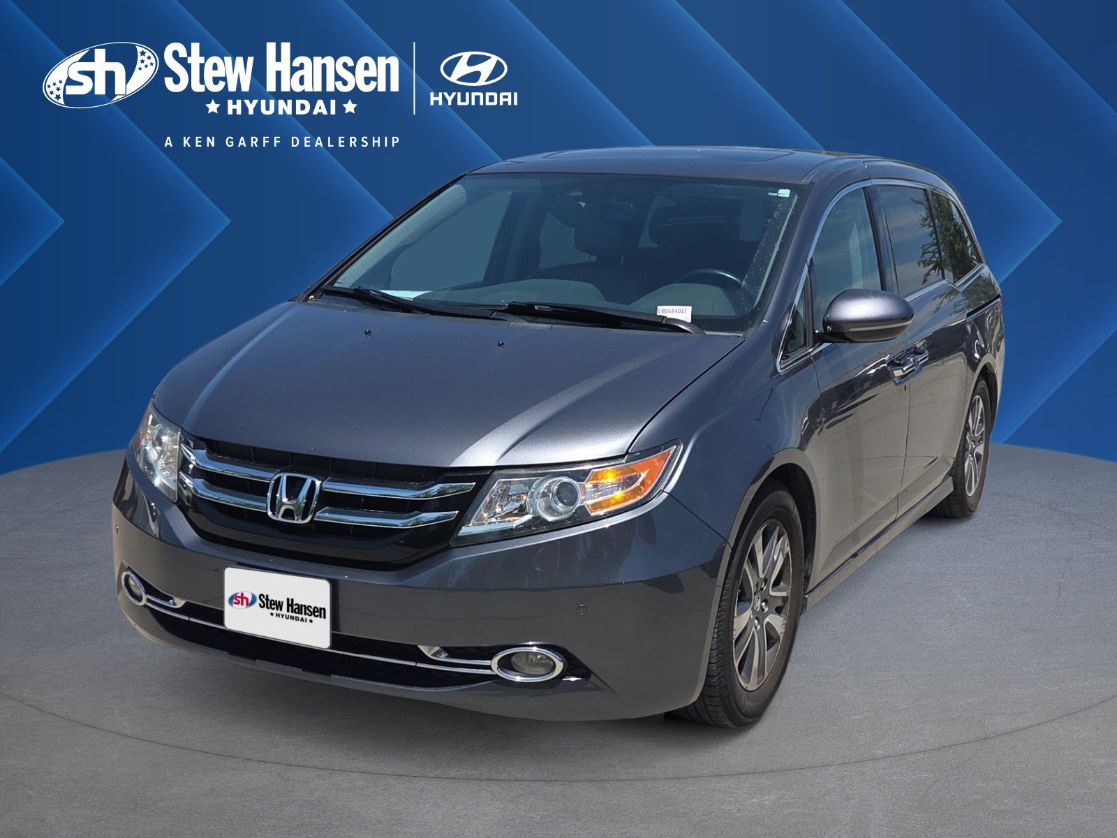 2014 Honda Odyssey Touring's photo