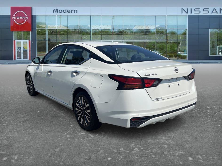 Used 2024 Pearl White Tricoat Nissan 2.5 SV image 7