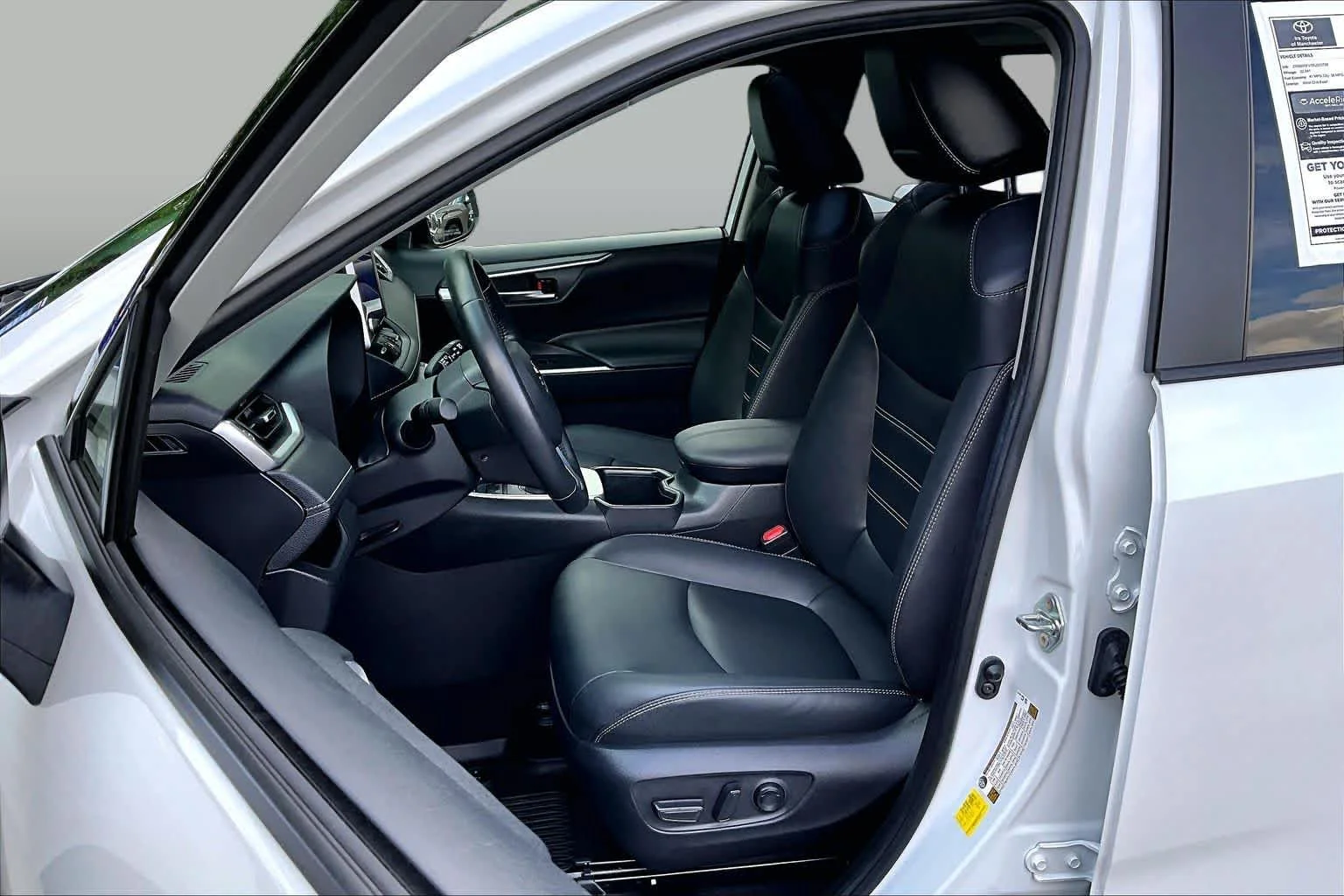 Certified Used 2024 Wind Chill Pearl Toyota Hybrid XLE Premium image 9