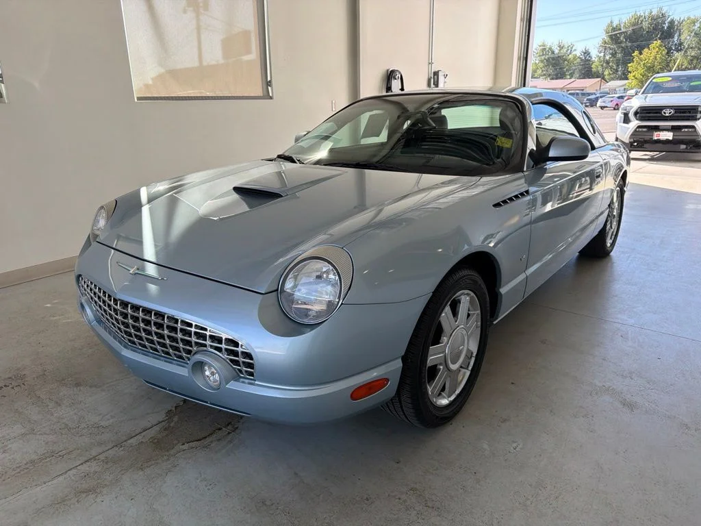 Used 2004 Light Ice Blue Metallic Ford Base image 4