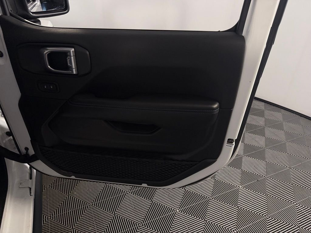 Used 2024 White Jeep Rubicon 4xe image 35