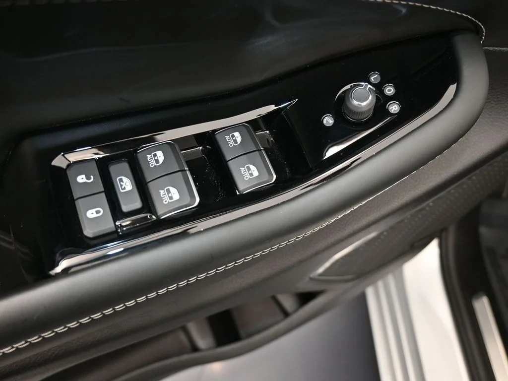 2024 Jeep Grand Cherokee Overland - Photo 13