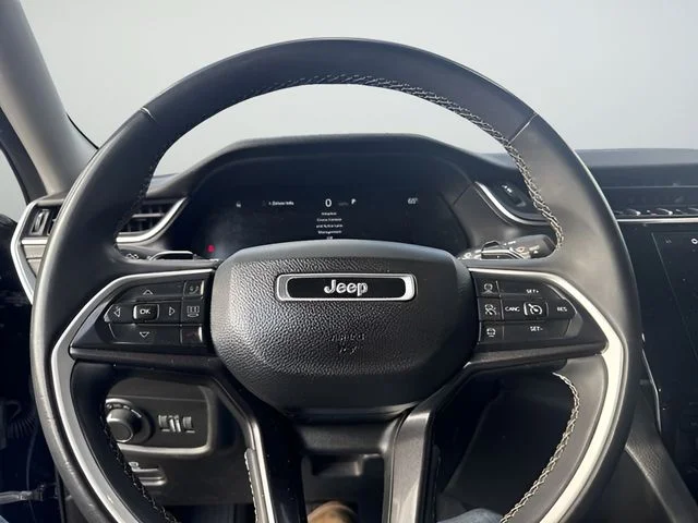 Used 2023 Black Jeep Laredo image 11
