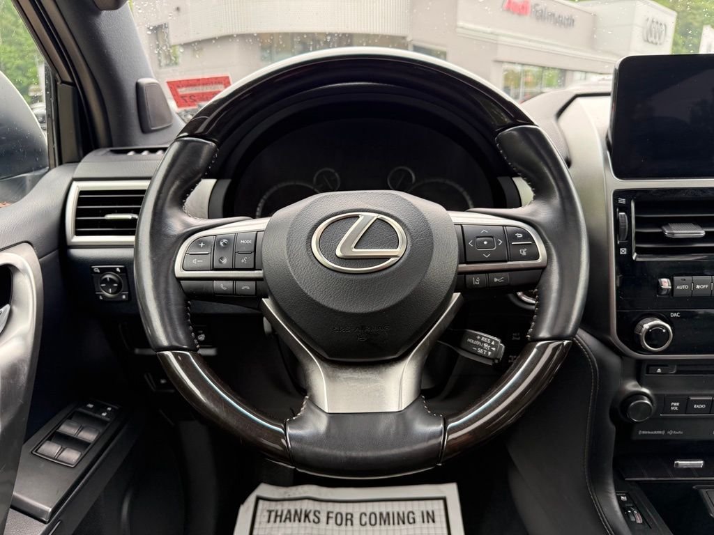 Used 2022 White Lexus 460 image 33