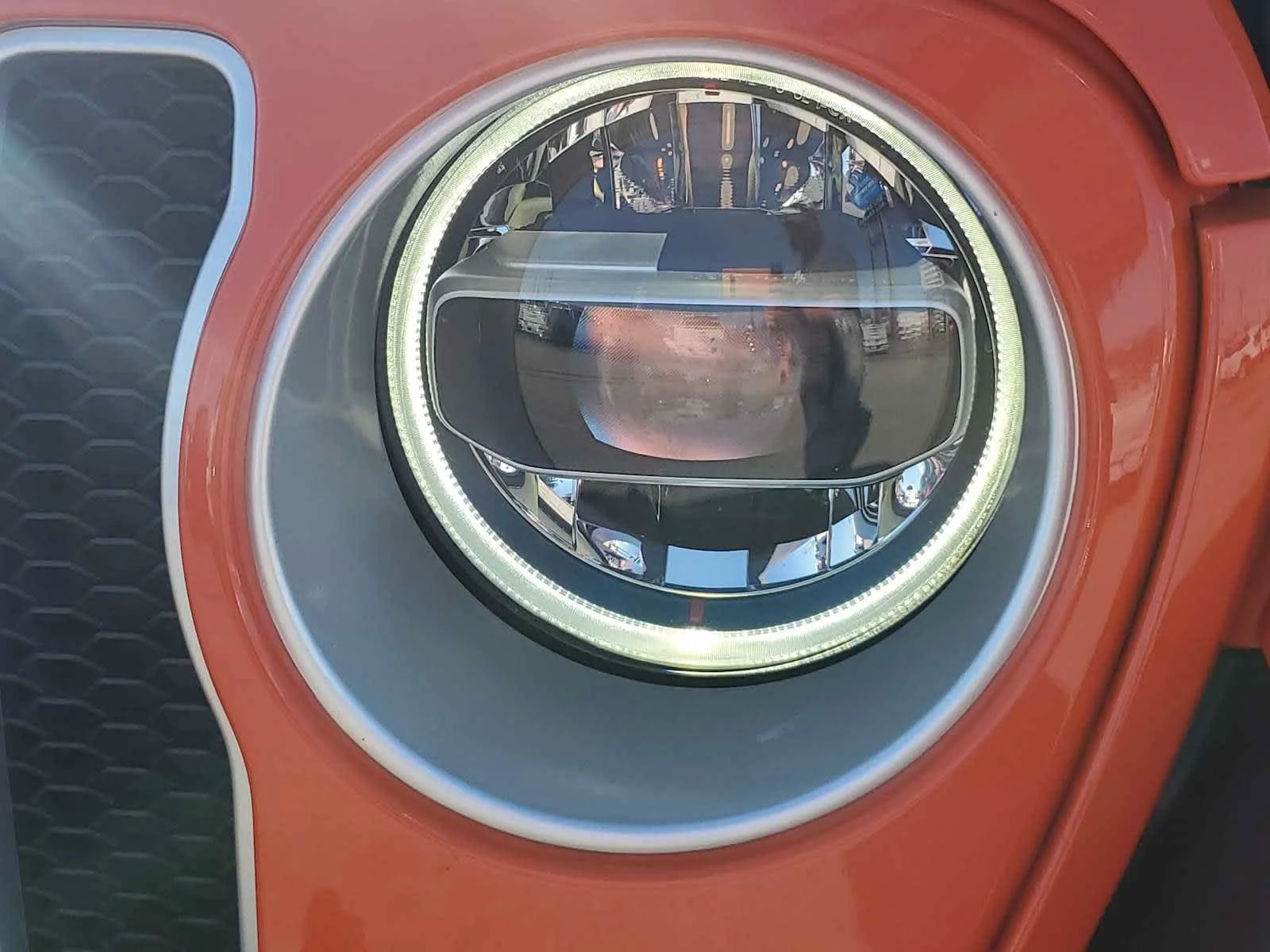 Used 2020  Jeep Sahara image 12