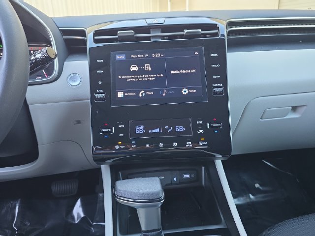 Used 2024 Black Hyundai SEL image 21
