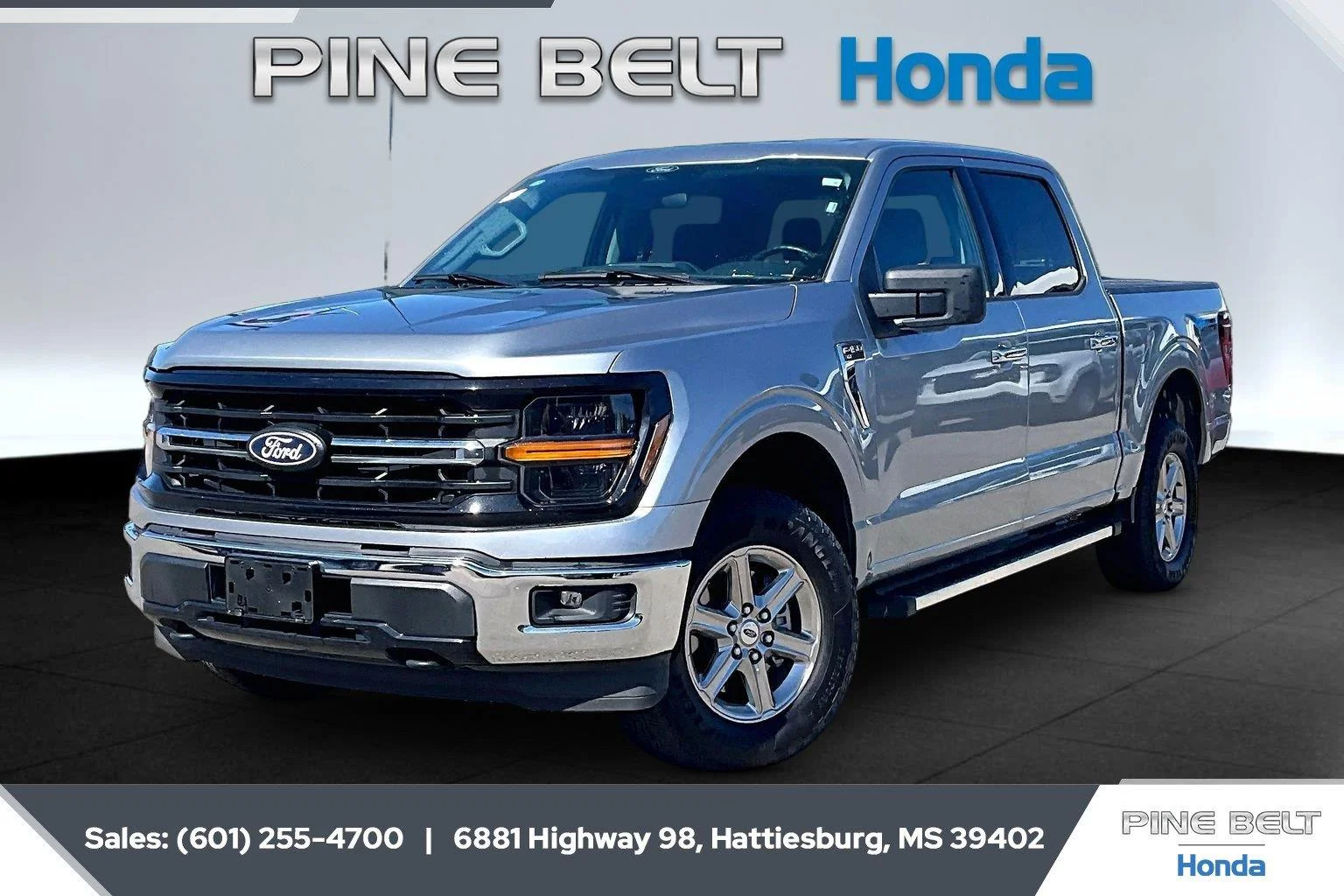 Used 2025 Iconic Silver Ford XLT image 10