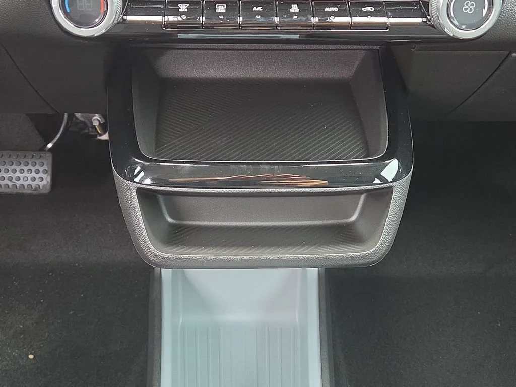 New 2027 Sterling Grey Metallic Chevrolet LT image 6