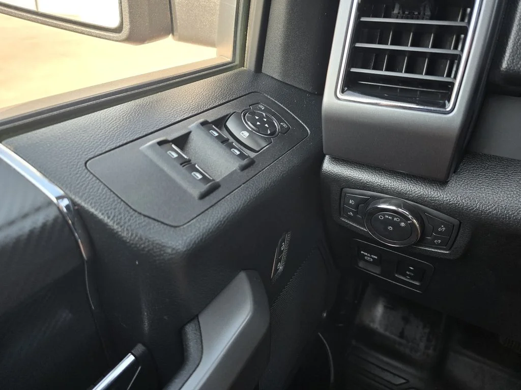 Used 2019 Ruby Red Metallic Tinted Clearcoat Ford XLT image 25