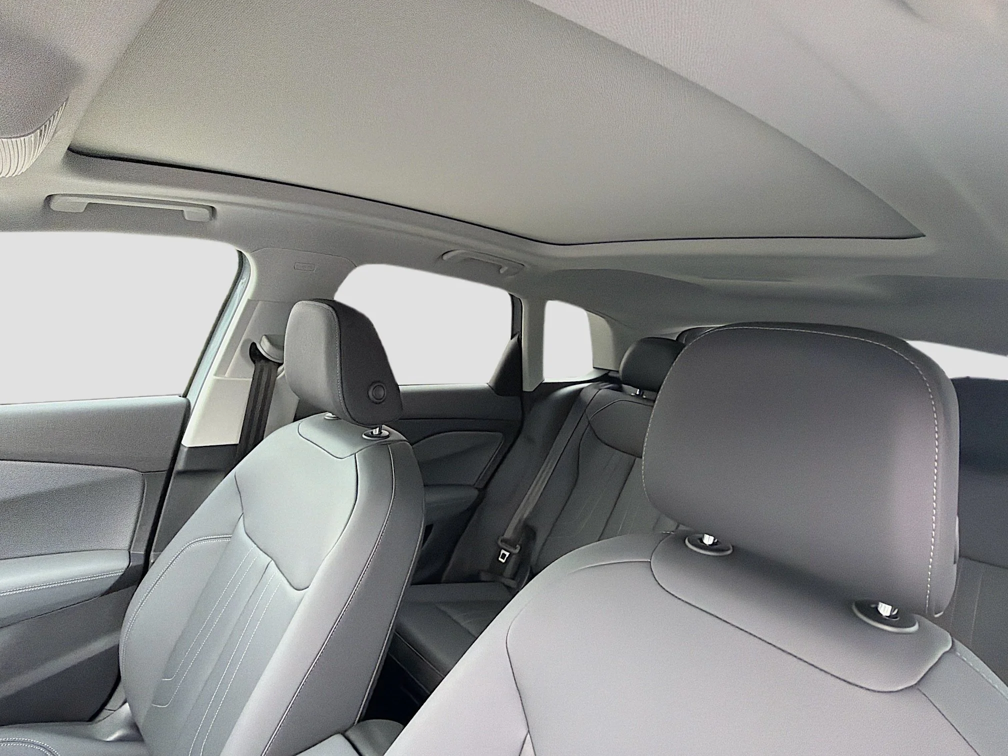 New 2026 Arrow Gray Pearl Effect Audi S line image 26