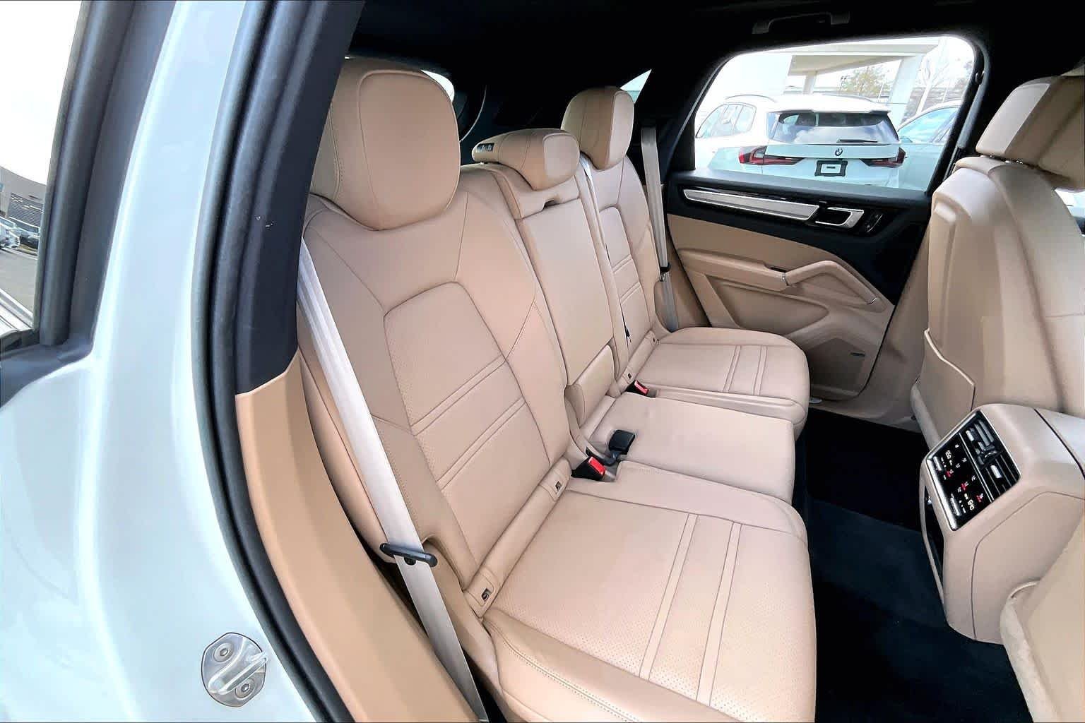 Used 2022 Carrara White Metallic Porsche E-Hybrid image 53