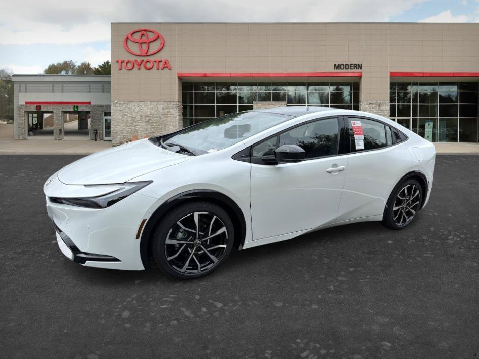 New 2026 Wind Chill Pearl Toyota XSE Premium image 1