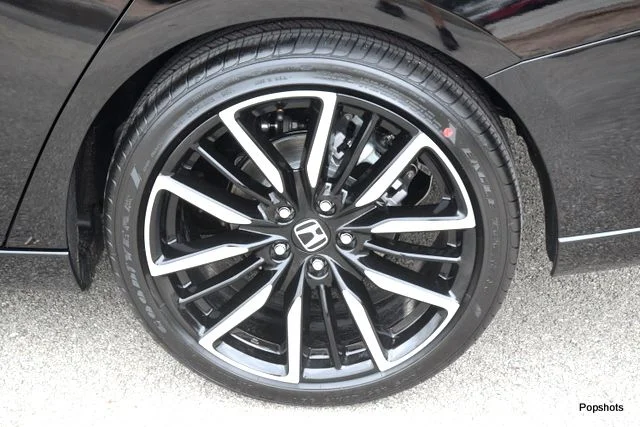 New 2026 Crystal Black Pearl Honda Touring image 5