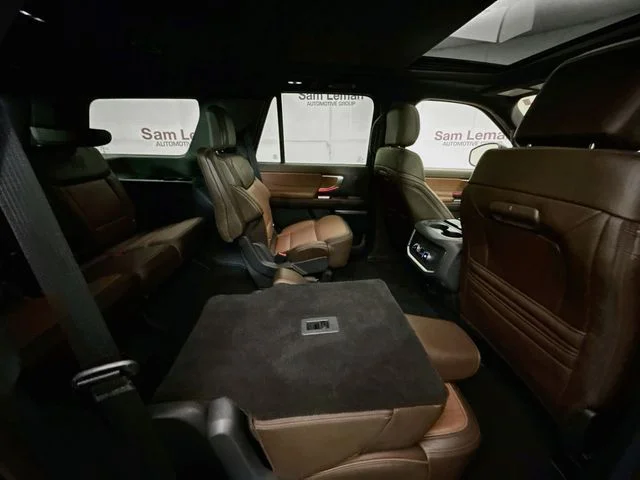 Used 2025 Gray Metallic Ford King Ranch image 30