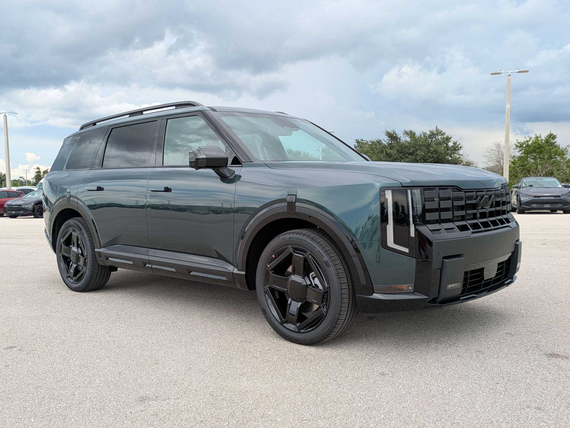 New 2027 Black Jade Green Kia X-Line SX image 2