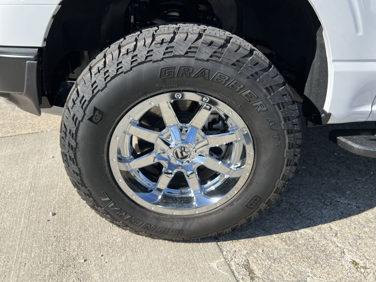 Used 2024 Oxford White Ford Tremor image 33