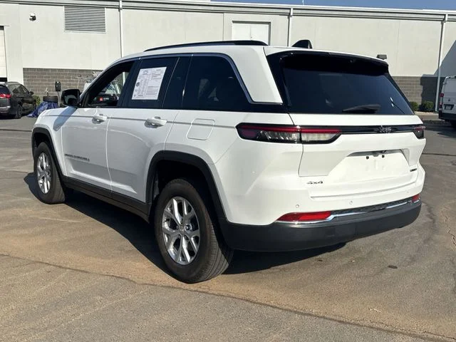 Used 2023 White Jeep Limited image 11