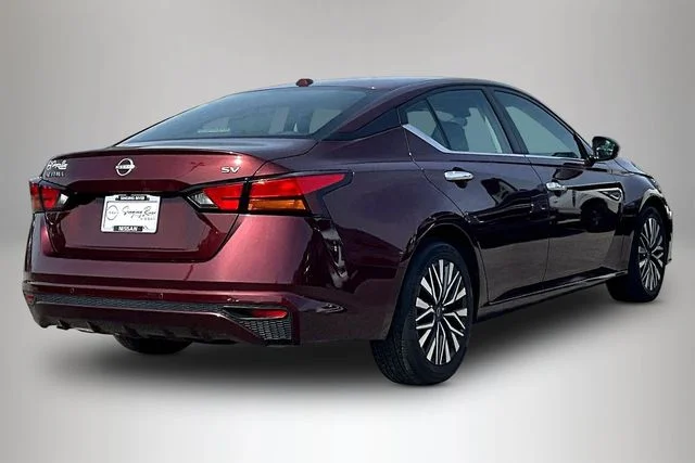 Used 2024 Red Nissan 2.5 SV image 5