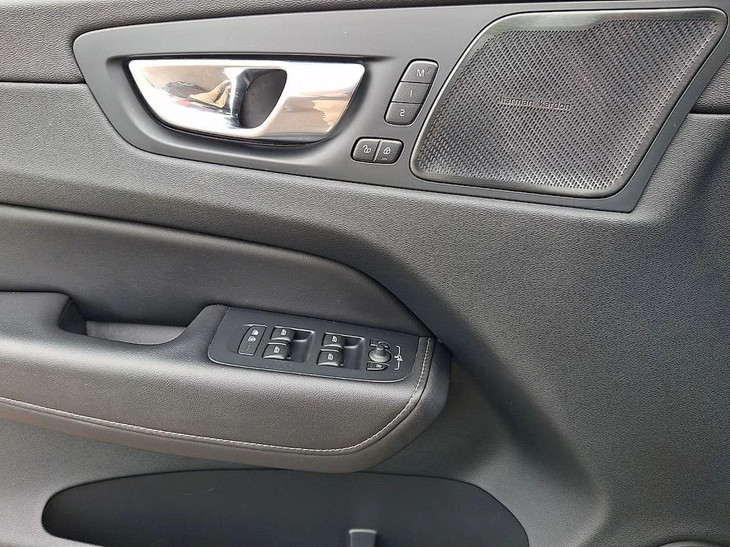 2023 Volvo XC60 Ultimate - Photo 12