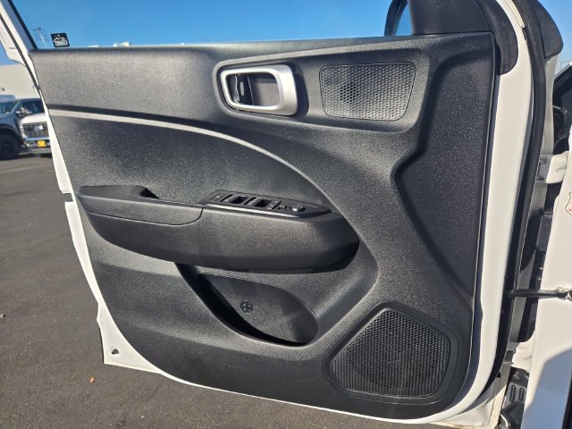 Used 2025 White Hyundai SEL image 13