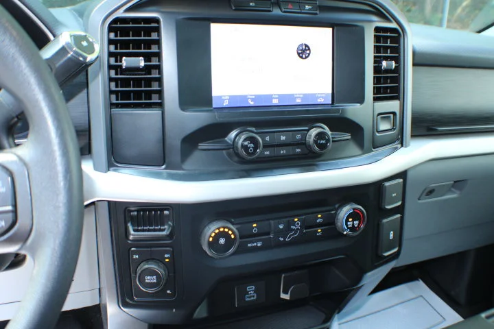 Used 2023  Ford  image 9
